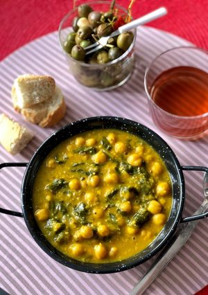 A picture of Vegan Spinach with Chickpeas.