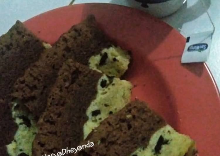 Bagaimana Membuat Bolu Kukus Lapis Oreo, Menggugah Selera