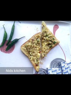 A picture of Chilli cheese toast.