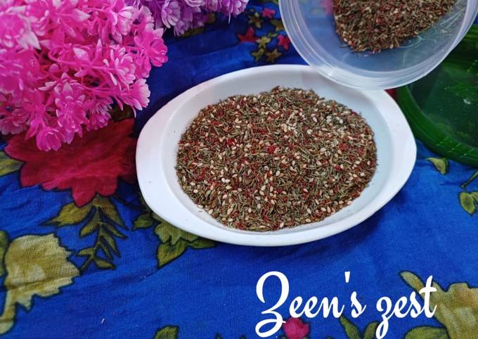 Homemade Middle Eastern Za'atar Spice Recipe + How to Use it