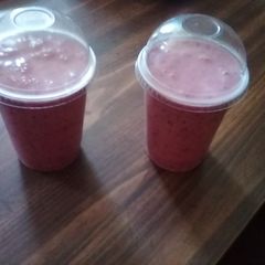 A picture of 🍓 🔵 smoothie.