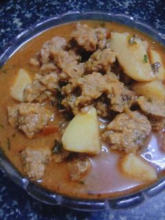 आलू बड़ी की रसेदार सब्जी (Aloo badi ki rasedar sabzi recipe in hindi) रेसिपी मुख्य फोटो