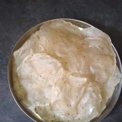 A picture of Potato papads.