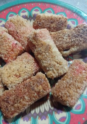 Una foto de Kanikama o surimi rebozados con salvado de avena