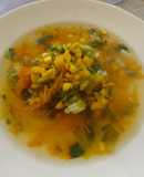 Sopa de verdura en olla
