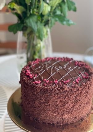 Фото Празький торт або торт «Прага» з вишнею 🍫.