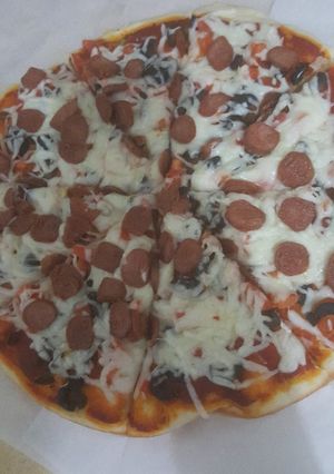 صورة لوصفة بيتزا بالسجق