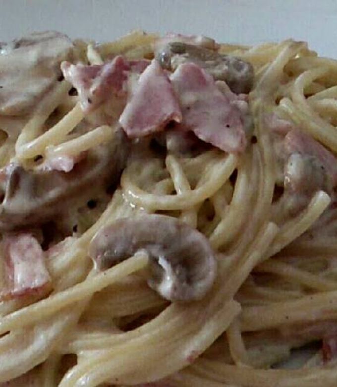 Foto principal de Espaguetis con setas y bacon