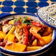 Tajine de pescado. Guiso marroquí de pescado con verduras