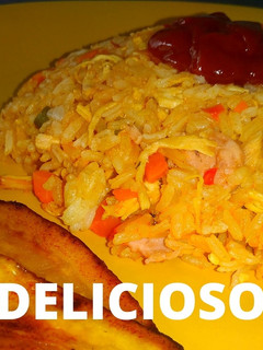 Una foto de Arroz con pollo colombiano 😋