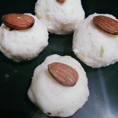 A picture of Easy and quick kalakand ladoos.