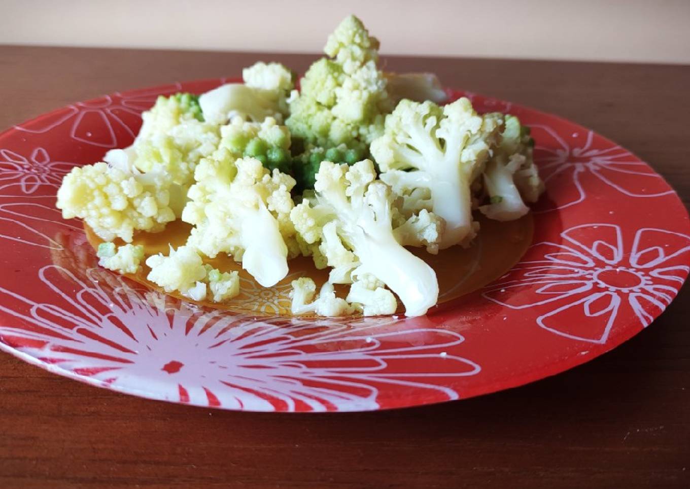 Romanescu al vapor con semillas molidas (fácil y rápido)