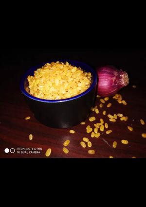 A picture of Market Style Munchable Moong Dal in Microwave.