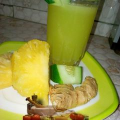 Pineapple and ginger juice A picture of Pineapple and ginger juice.