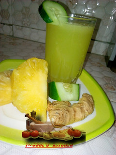 A picture of Pineapple and ginger juice.