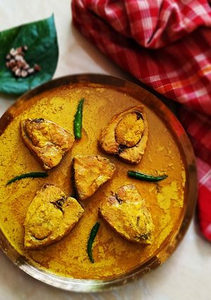 সর্ষে পোস্ত বাটায় ইলিশ। (Sorshe posto batay ilish recipe in Bengali)) রেসিপির প্রধান ছবি