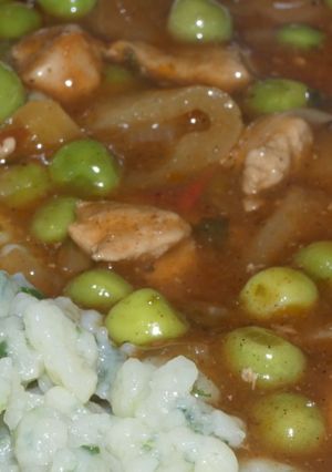 Majdnem zöldborsós tokány, csak jobb (spenótos nokedlival) recept fotója