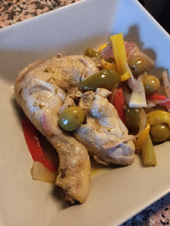 Una foto de Pollo con pimientos
