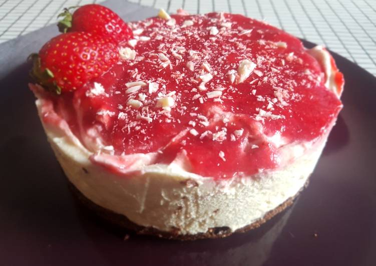Cheesecake de fresas y chocolate blanco