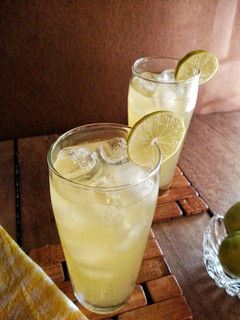 A picture of Pineapple Lemonade.