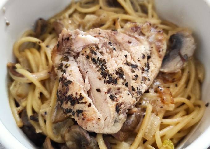 Resep Creamy Chicken Mushroom Pasta Oleh Rai Cookpad