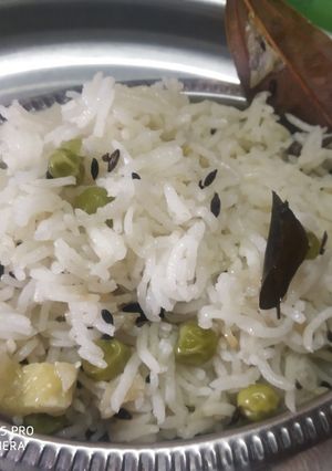 स्टीम व्हाइट पुलाव (Steam white pulav recipe in Hindi) रेसिपी मुख्य फोटो