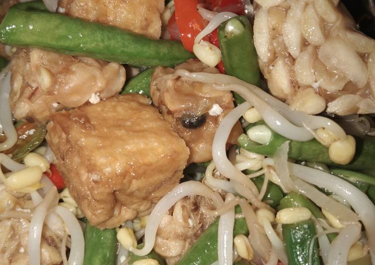 Oseng oseng tatecang (tahu tempe taoge kacang panjang)