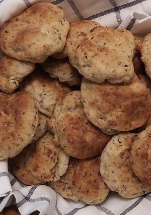 A picture of Cheese and thyme Bread.