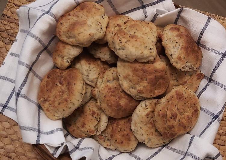 How to Prepare Homemade Cheese and thyme Bread