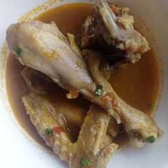 A picture of Kienyeji kuku curry.