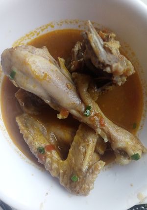 A picture of Kienyeji kuku curry.