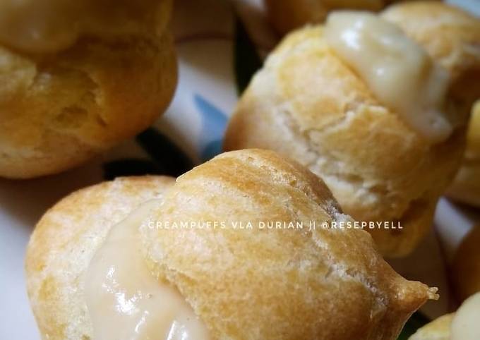 Creampuffs (kue soes) isi durian