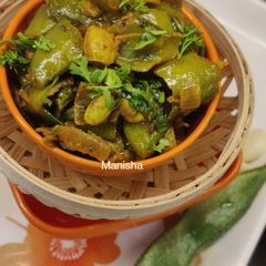 A picture of Val Papadi Bhaji (Winter Special Broad/Flat Beans Curry).