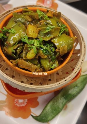 A picture of Val Papadi Bhaji (Winter Special Broad/Flat Beans Curry).