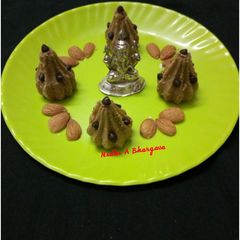 A picture of Oats Coconut modak.