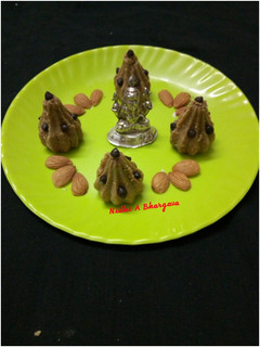 A picture of Oats Coconut modak.