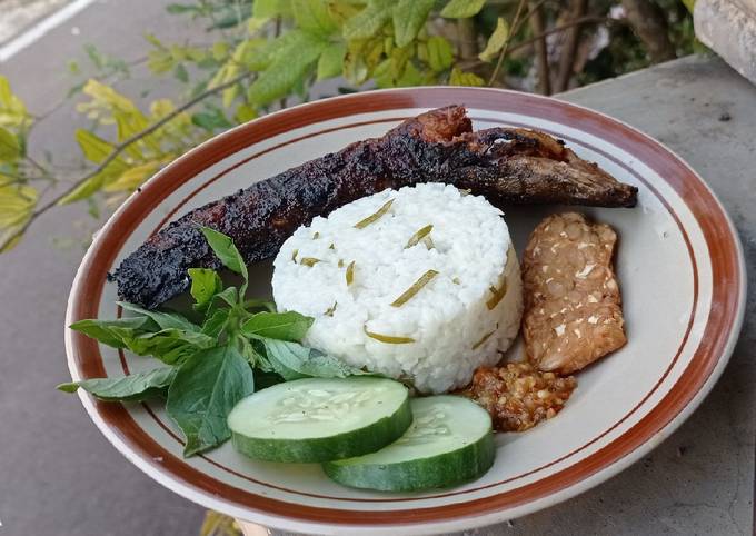 Nasi Daun Jeruk