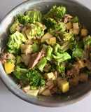 Ensalada de brócoli, manzana y atún