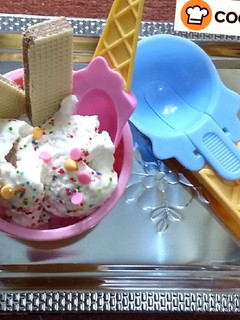 A picture of Vanilla Ice cream.