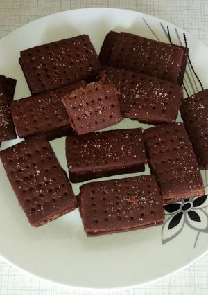 A picture of Homemade bourbon biscuits.