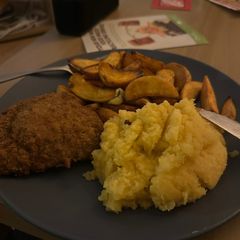 Chicken Kiev (Lidl) with Chips and Swede Mash A picture of Chicken Kiev (Lidl) with Chips and Swede Mash.