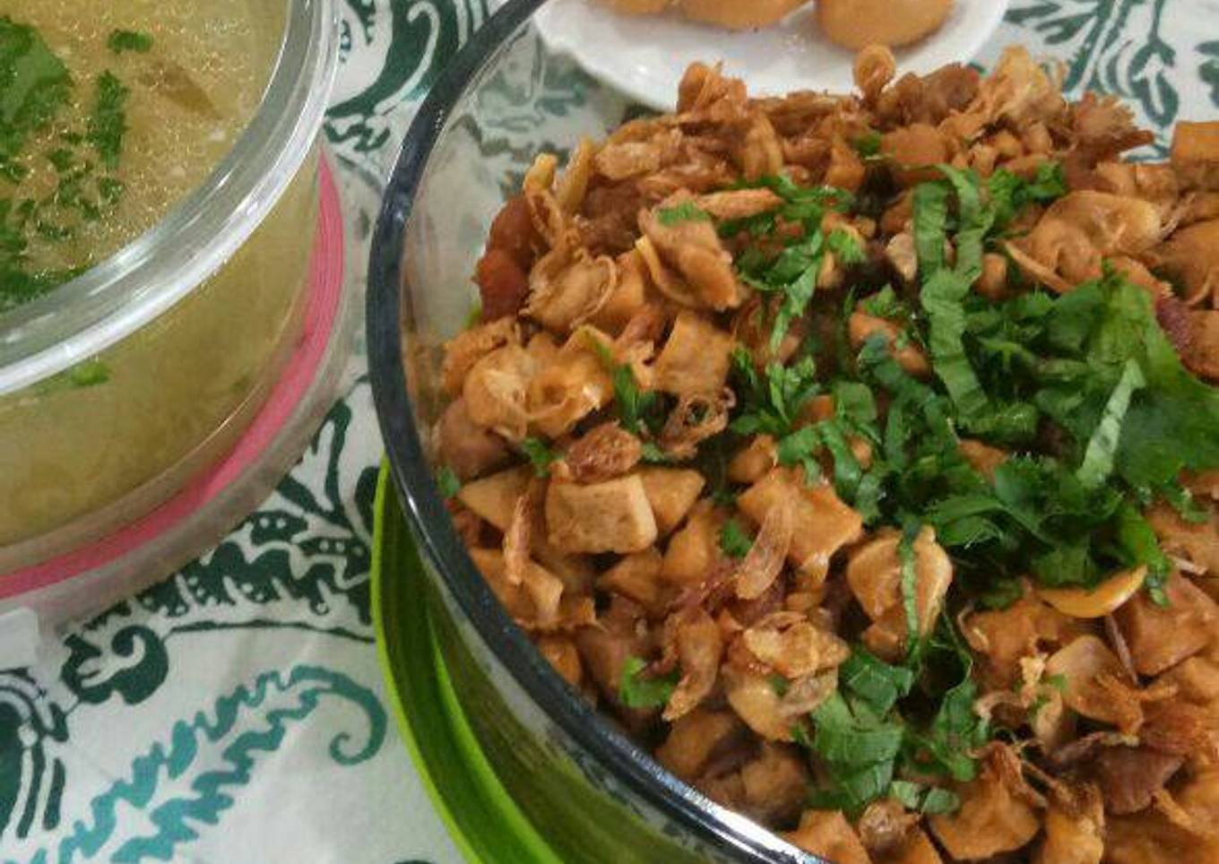 Bakmoy babi dan ayam