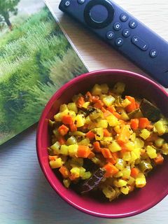 A picture of Raddish-Carrot Mixed Pickle.