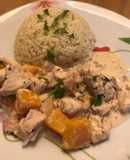 Pollo a la crema con calabaza acompañado con arroz al curry