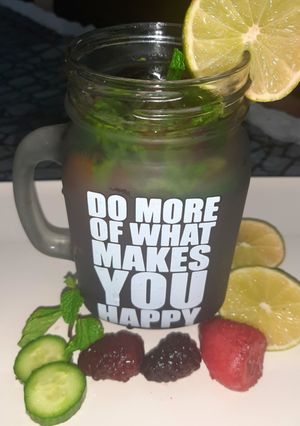 A picture of BlackBerry strawberry detox water.