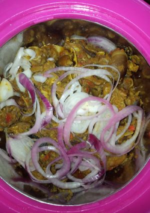 A picture of #Abuja. Yummy isi Ewu.
