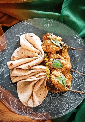 A picture of Bharali Vangi (Brinjal Gravy).