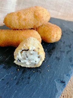 Una foto de Croquetas de champiñones y queso de cabra