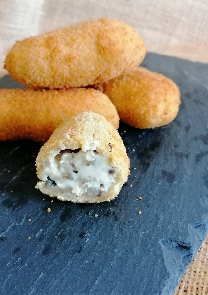 Una foto de Croquetas de champiñones y queso de cabra