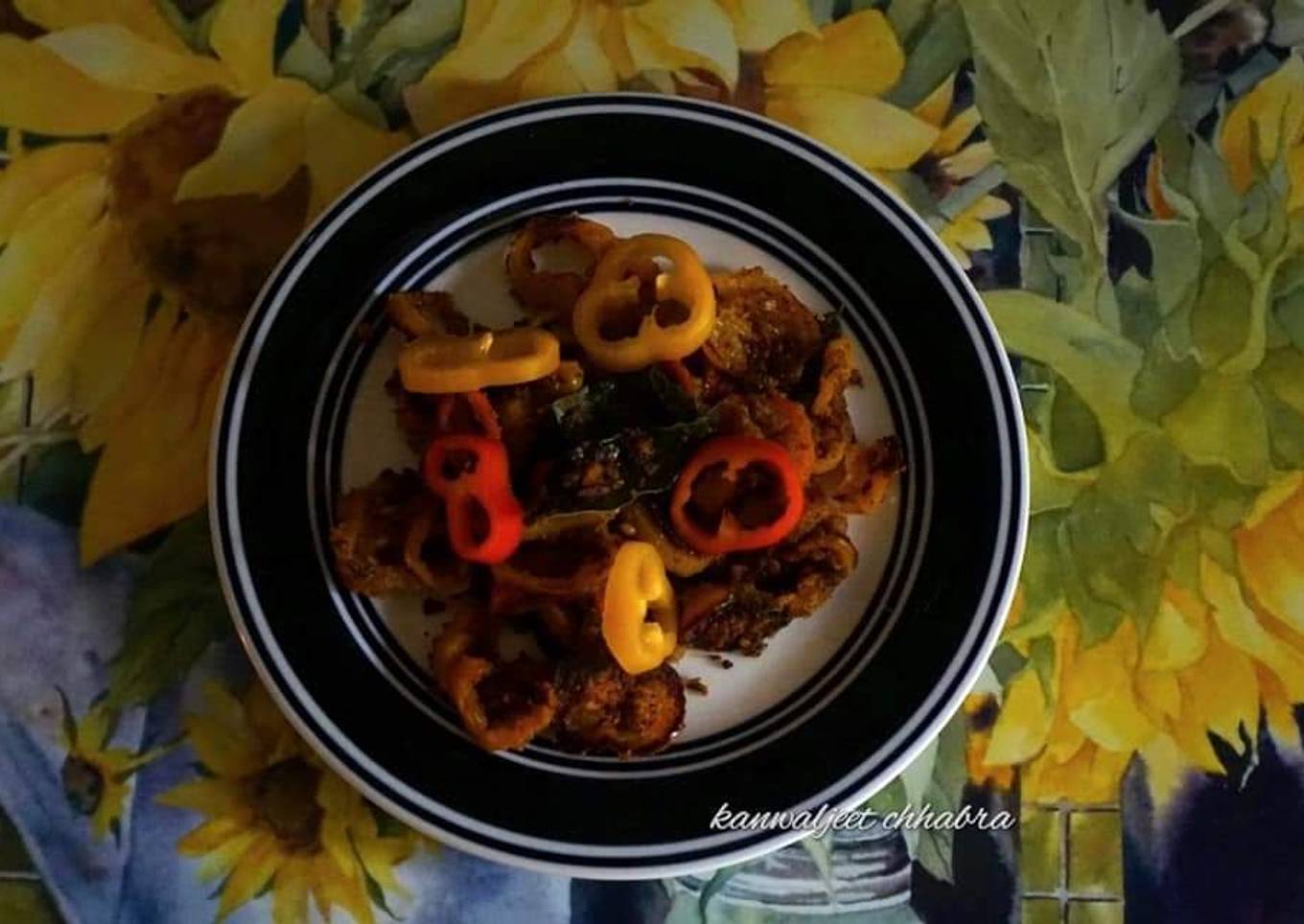 Mini bell pepper roundels in gram flour
